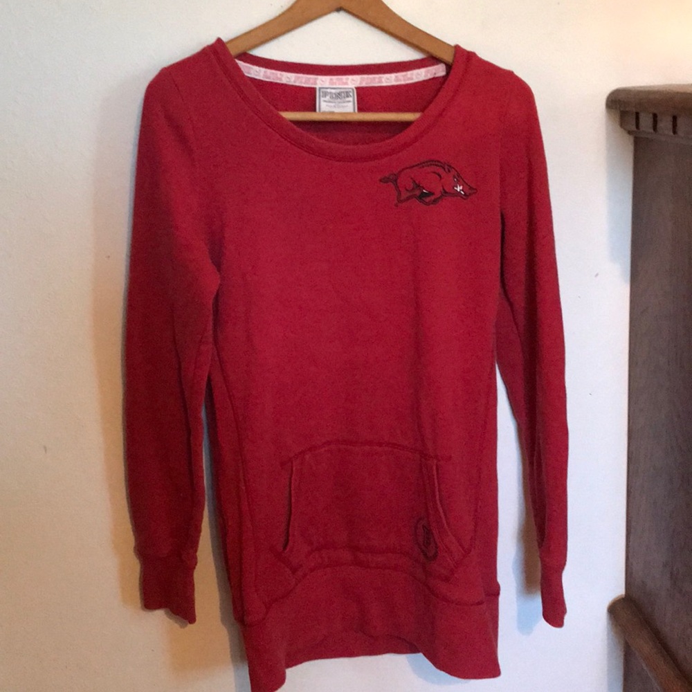 PINK Collegiate Collection Arkansas Razorbacks Top